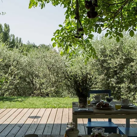 Artemisia Bed & Breakfast *